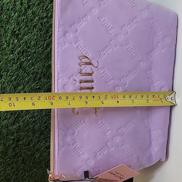 NWT JUICY COUTURE Travel Cosmetic Makeup Bag ,Wedge Pouch, Velour Lavender - Picture 17 of 17